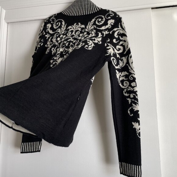 Icelandic Design Floral Cardigan Sweater Wool Full Zip Size S  Black Tan Nordic - Picture 7 of 16